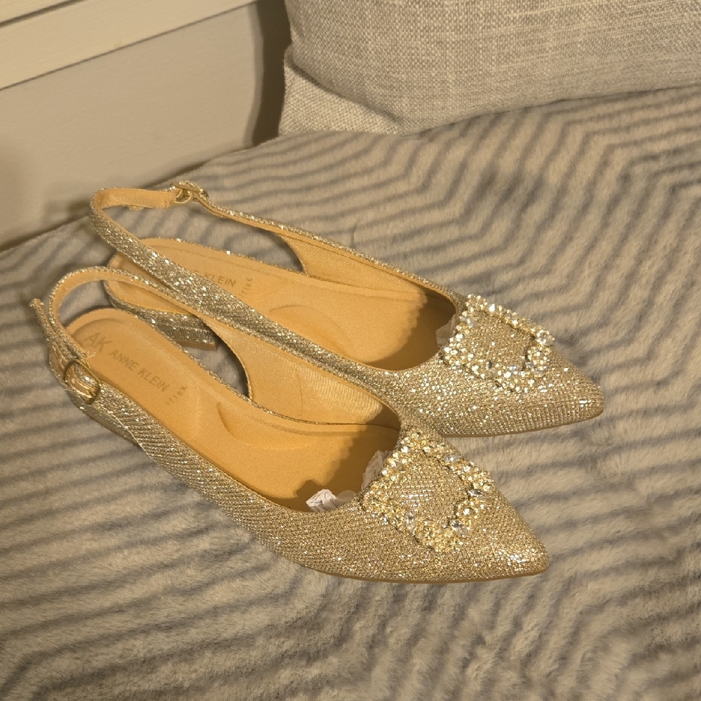 Anne Klein Gold Embellished Slingback Flats ✨️⭐️ Size 6-7